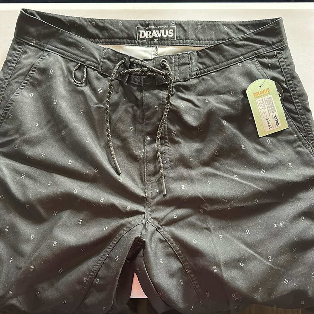 Zumiez Dravus shorts size 32